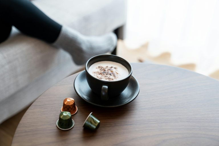 Le conseil que personne ne donne sur les capsules de café (et qui change vraiment le goût)