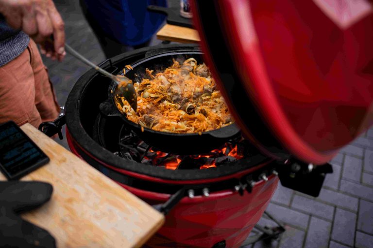 Les grillades sur plancha et barbecue Kamado : les nouvelles stars de l’été pour des repas conviviaux et savoureux